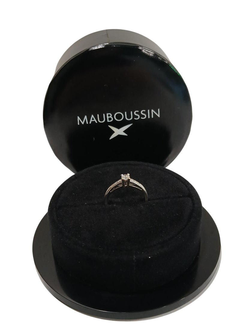 Bague blanc bauge mauboussin diamant 0,2 + eclats de diamants